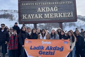 Akdağ’da 2 Bin 500 Öğrenciyle Kar Festivali Tadında Gezi